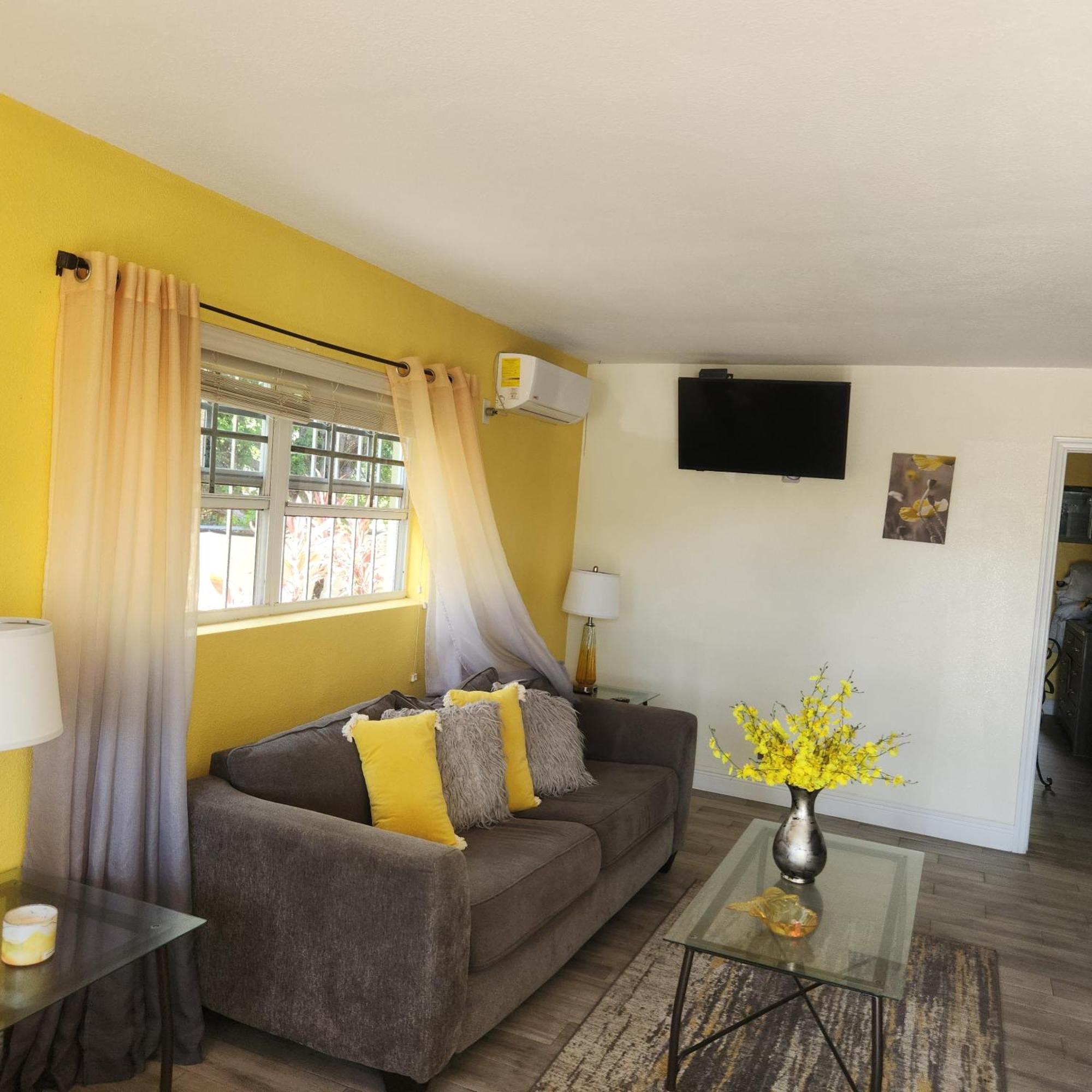 Jubilee Gardens Freeport Otel Dış mekan fotoğraf